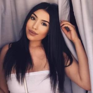 Meet your Posher, Arianna